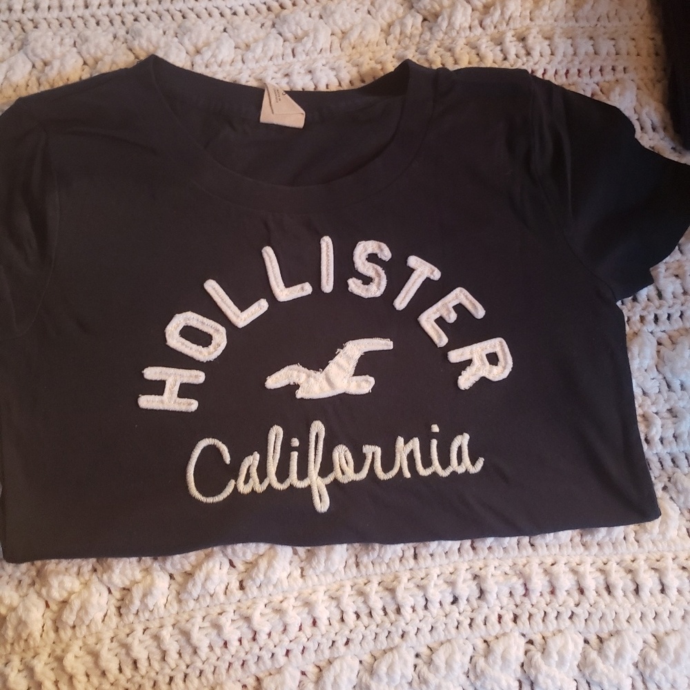 Hollister t-shirt